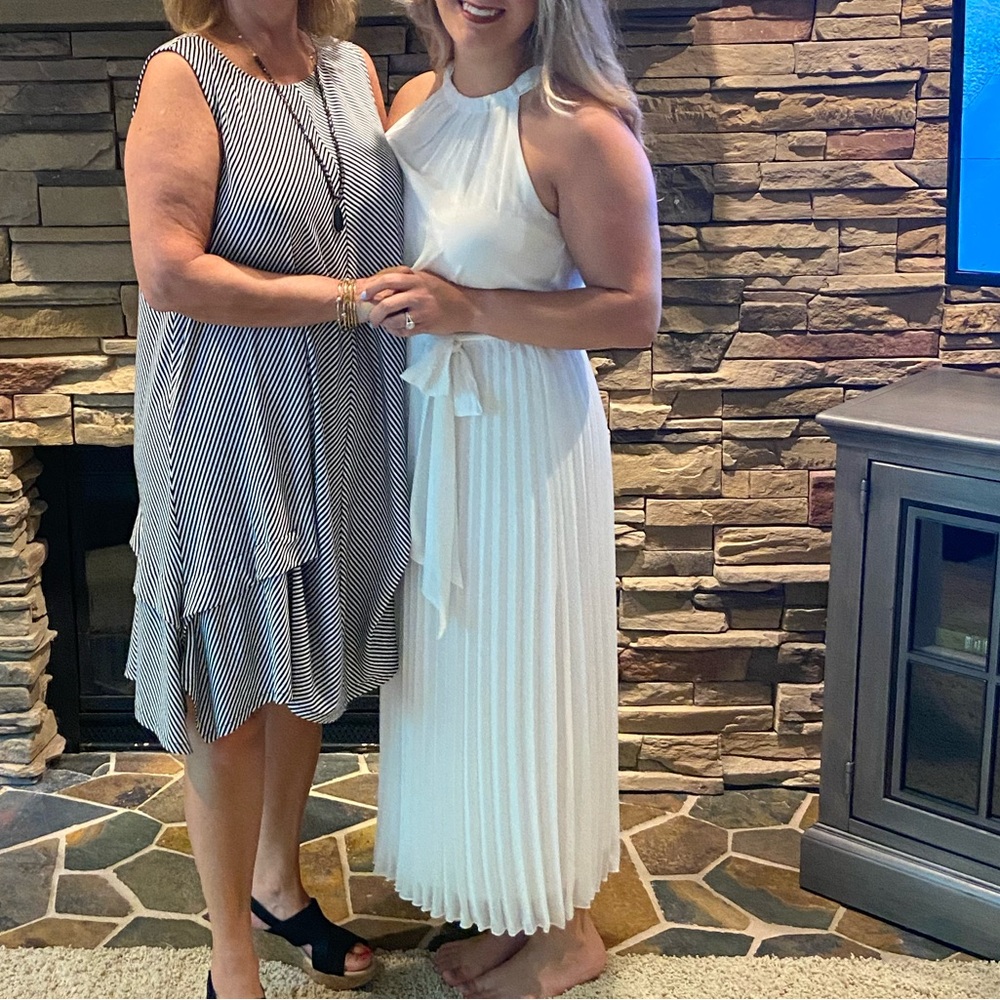 White Pleated midi dress PERFECT for bridal event! Size 6